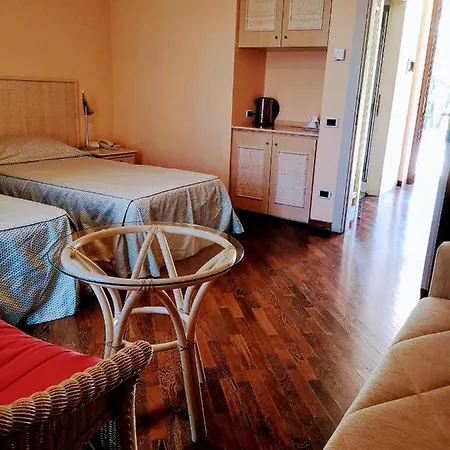 Hotel Serravalle Golf 4*